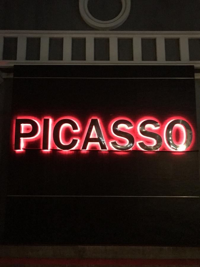 Motel Picasso Pattaya Exterior foto