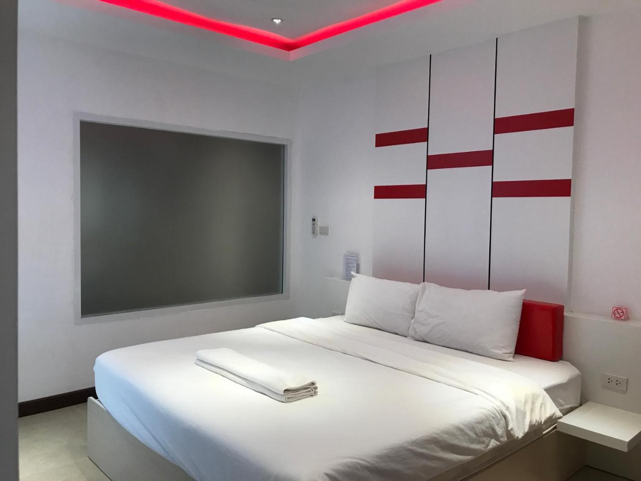 Motel Picasso Pattaya Exterior foto