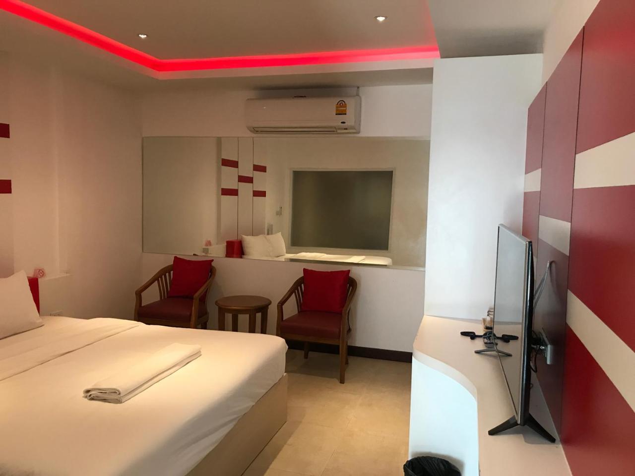Motel Picasso Pattaya Exterior foto